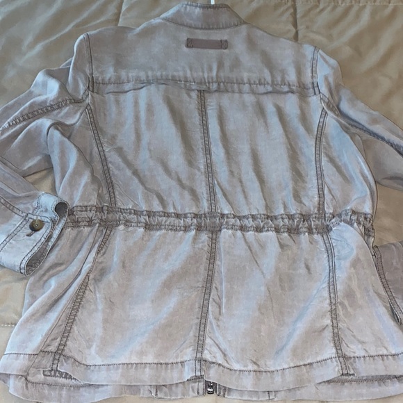 Express Utility Style Women’s Jacket - Picture 3 of 7